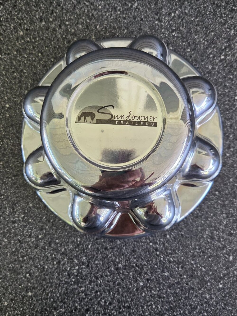 Sundowner Trailer Center Hubcap 8 Lug MOLD #T1 P/N QT 765